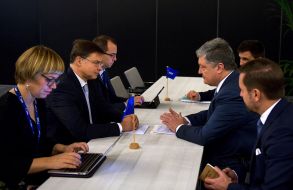 Petro Poroshenko, Valdis Dombrovskis
