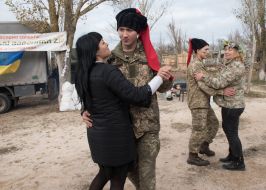 Волонтеры посетили десантников