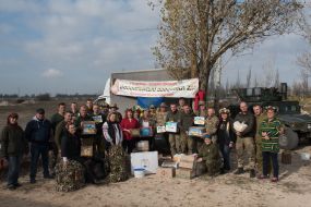 Волонтеры посетили десантников