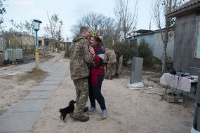 Волонтеры посетили десантников