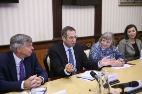 Уильям Тейлор, Дерек Митчелл и Мэри O’Хейген