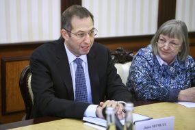 Дерек Митчелл и Мэри O’Хейген