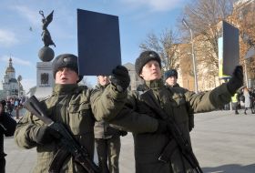 Военнослужащие