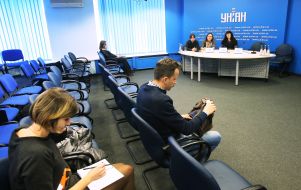 Дэмион Хорт, Анастасия-Ева Домани и Инна Ирискина