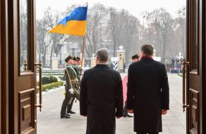 Petro Poroshenko and Raimonds Vejonis