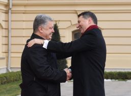 Petro Poroshenko and Raimonds Vejonis