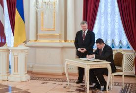 Petro Poroshenko and Raimonds Vejonis