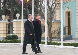 Petro Poroshenko and Raimonds Vejonis