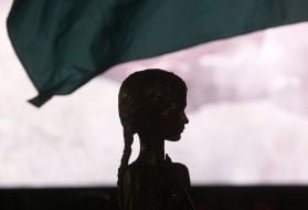 Скульптура "Горькая память детства"