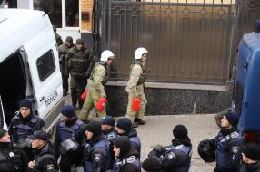 Militiamen and rescuers