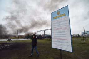 Владельцы автомобилей с иностранной регистрацией жгут шины