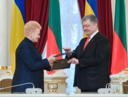 Dalia Grybauskaite and Petro Poroshenko