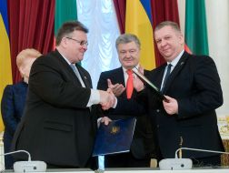 Andrei Reva, Linas Linkevičius  and Petro Poroshenko