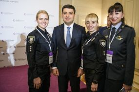 Владимир Гройсман во время женского конгресса