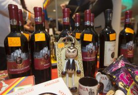 Алкогольные напитки от Посольства Румынии на благотворительной ярмарке