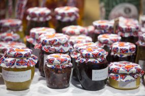 Баночки з джемами від посольства Великої Британії