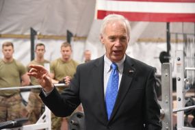 Рональд  Джонсон