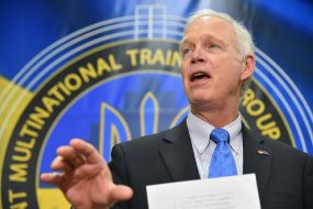 Рональд  Джонсон