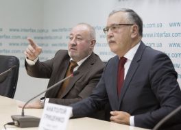 Anatoly Gritsenko and Viktor Chumak