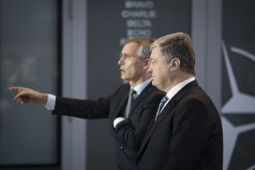 Jens Stoltenberg and Petro Poroshenko