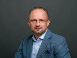 Роман Безсмертний