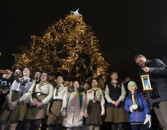 Пластуны передали Андрею Садовому Вифлеемский огонь мира