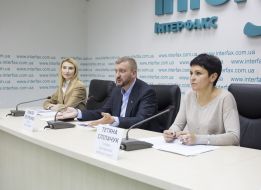 Natalia Bernatskaya, Pavel Petrenko and Tetyana Slipachuk