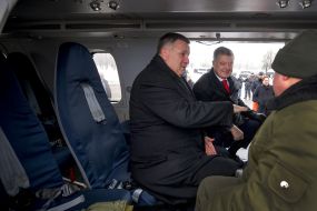 Arsen Avakov and Petro Poroshenko in the cockpit of the helicopter
