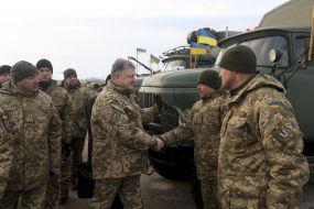 Petro Poroshenko and the servicemen