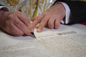 Patriarch Bartholomew signed by Tomos