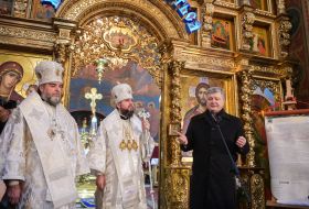 Metropolitan Simeon, Metropolitan Epiphanius and Petro Poroshenko