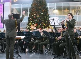 Оркестры ВСУ и Нацгвардии в аэропорту "Борисполь"