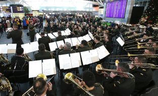 Оркестры ВСУ и Нацгвардии в аэропорту "Борисполь"