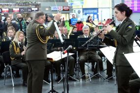 Оркестры ВСУ и Нацгвардии в аэропорту "Борисполь"
