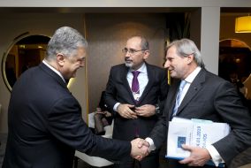 Petro Poroshenko, Johannes Khan