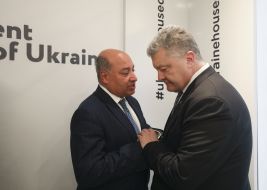 Petro Poroshenko, Sumka Chakrabarty,