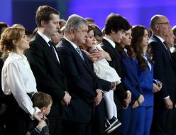 Petro Poroshenko and Marina Poroshenko with children and grandchildren