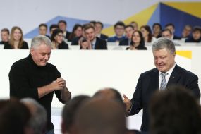 Les Podervyansky, Petr Poroshenko