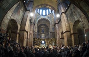 Божественная литургия по случаю интронизации Митрополита Епифания