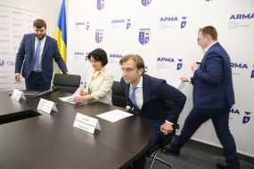 Victor Vishnyov, Olena Sukmanova and Anton Yanchuk