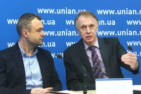 Mikhail Samus and Volodymyr Ohryzko