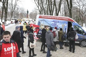 Mobile outpatient clinic for rapid HIV testing