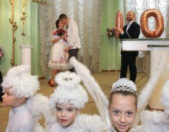 Newlyweds and Pavlo Petrenko