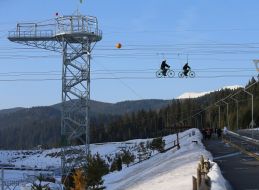 Tourists at the ski resort "Bukovel"