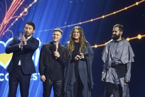 Sergey Pritula and members of the group "Kazka"