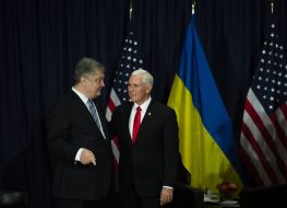 Петр Порошенко и Майк Пенс