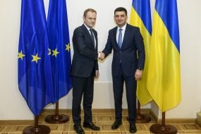 Donald Tusk and  Volodymyr Groisman 