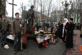 Panahyda on the grave of Roman Gurik