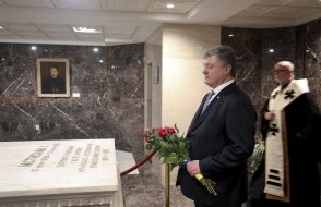 Petro Poroshenko in the crypt of Patriarch Mstislav I