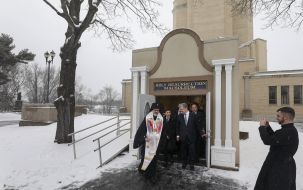 Petro Poroshenko comes out of the crypt